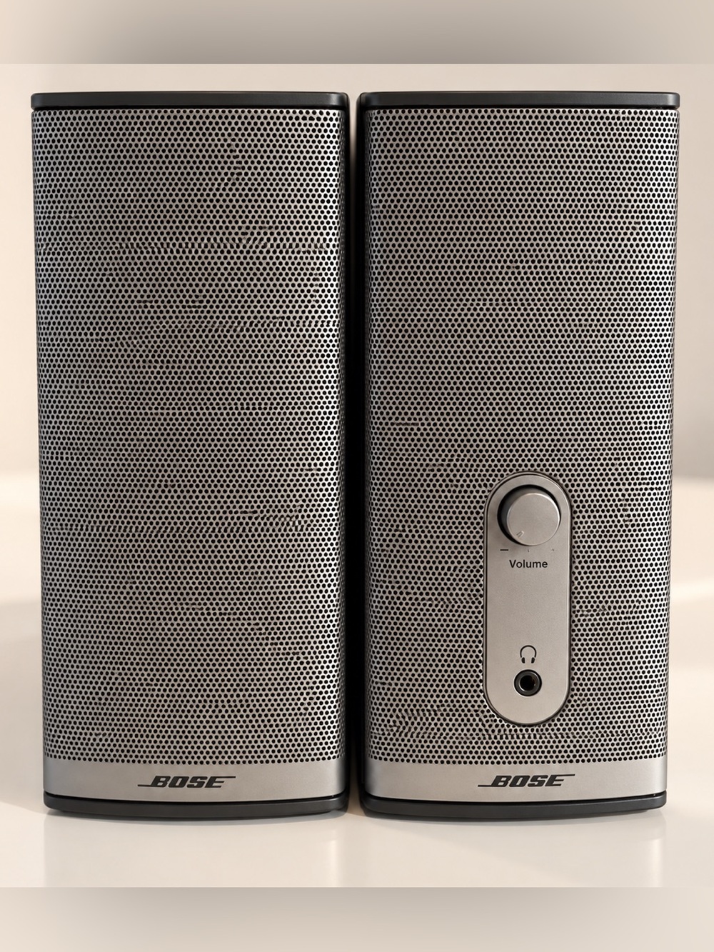 Bose Companion 2 Multimedia Computer Speakers Silver/Black Desktop Audio